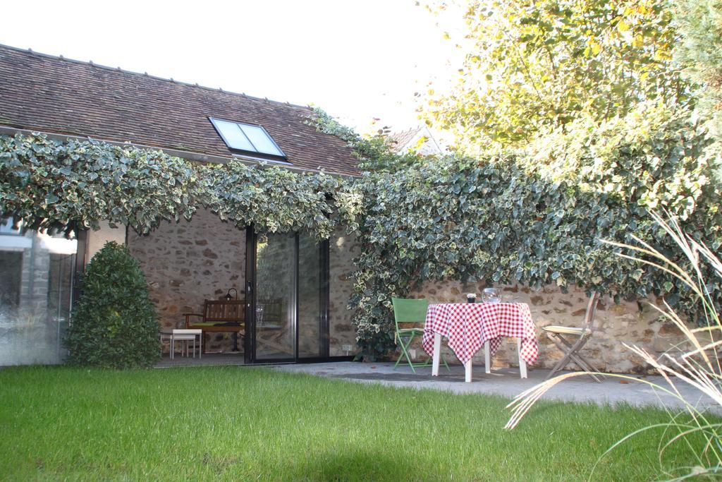 Le Nid D'Hirondelles Bed and Breakfast Perthes-en-Gatinais Exterior foto