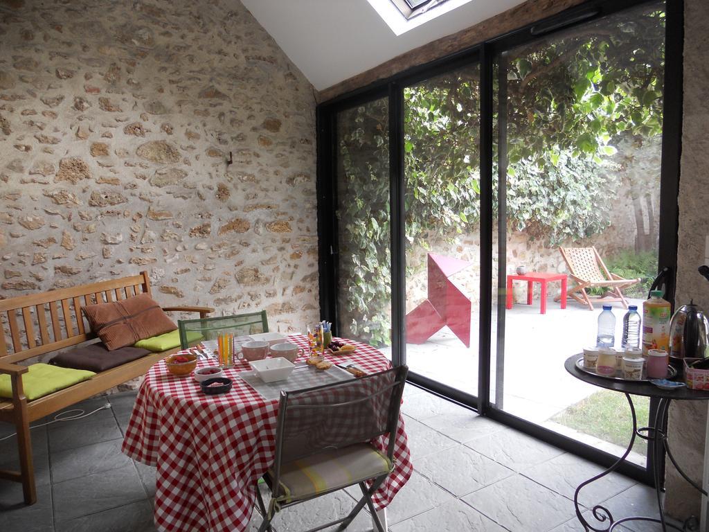 Le Nid D'Hirondelles Bed and Breakfast Perthes-en-Gatinais Exterior foto
